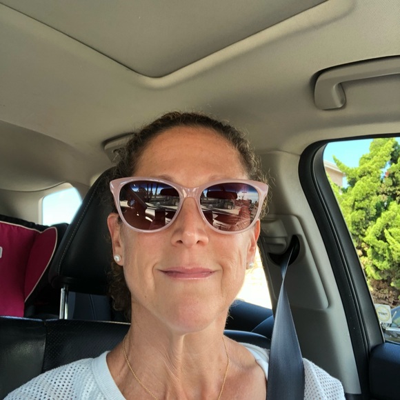 Meet your Posher, Melissa - Picture 1 of 1